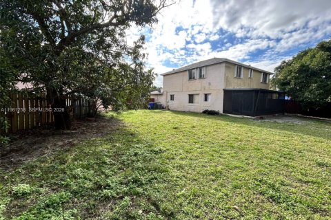 Casa en venta en Pembroke Pines, Florida, 4 dormitorios, 216.65 m2 № 2022086 - foto 4