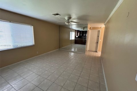 Casa en venta en Pembroke Pines, Florida, 4 dormitorios, 216.65 m2 № 2022086 - foto 30