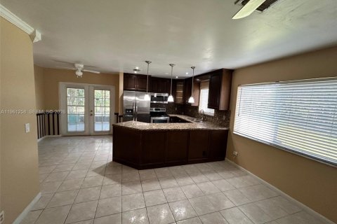 Casa en venta en Pembroke Pines, Florida, 4 dormitorios, 216.65 m2 № 2022086 - foto 28