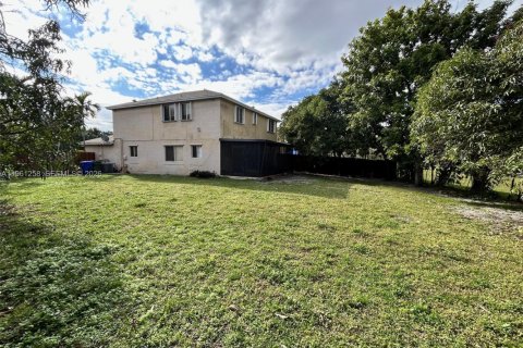 Casa en venta en Pembroke Pines, Florida, 4 dormitorios, 216.65 m2 № 2022086 - foto 5