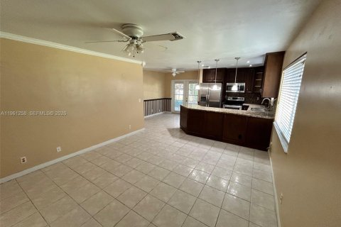 Casa en venta en Pembroke Pines, Florida, 4 dormitorios, 216.65 m2 № 2022086 - foto 29