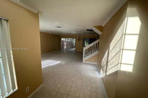 Casa en venta en Pembroke Pines, Florida, 4 dormitorios, 216.65 m2 № 2022086 - foto 11