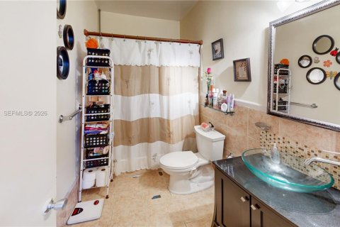 House in Homestead, Florida 3 bedrooms, 138.98 sq.m. № 2027587 - photo 21