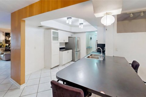 House in Homestead, Florida 3 bedrooms, 138.98 sq.m. № 2027587 - photo 14