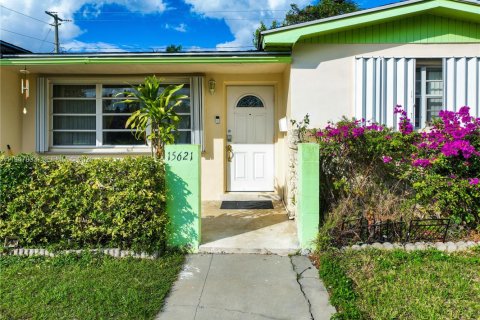 House in Homestead, Florida 3 bedrooms, 138.98 sq.m. № 2027587 - photo 4