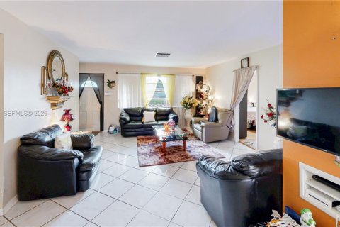 House in Homestead, Florida 3 bedrooms, 138.98 sq.m. № 2027587 - photo 10