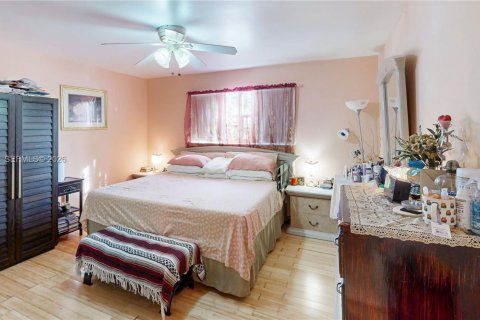 House in Homestead, Florida 3 bedrooms, 138.98 sq.m. № 2027587 - photo 18