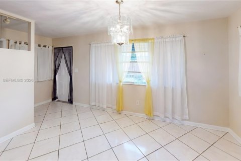House in Homestead, Florida 3 bedrooms, 138.98 sq.m. № 2027587 - photo 12