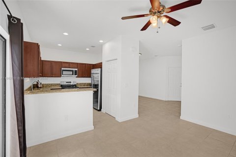 Townhouse in Miami, Florida 3 bedrooms, 150.22 sq.m. № 1890629 - photo 17