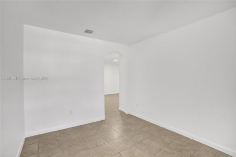Townhouse in Miami, Florida 3 bedrooms, 150.22 sq.m. № 1890629 - photo 7