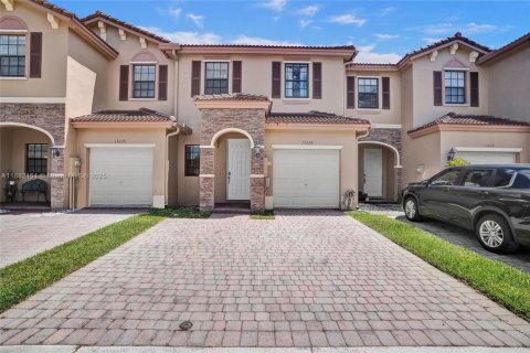 Townhouse in Miami, Florida 3 bedrooms, 150.22 sq.m. № 1890629 - photo 3