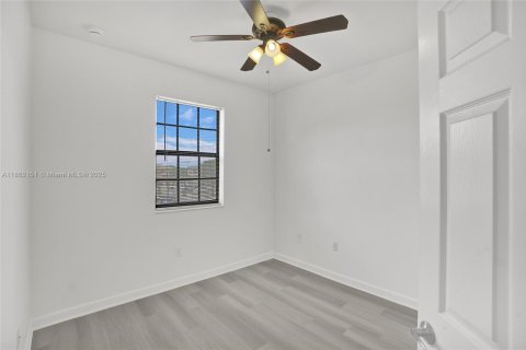 Townhouse in Miami, Florida 3 bedrooms, 150.22 sq.m. № 1890629 - photo 27