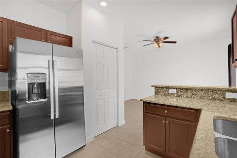 Townhouse in Miami, Florida 3 bedrooms, 150.22 sq.m. № 1890629 - photo 22