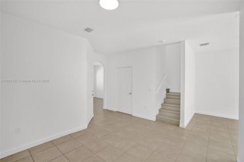 Townhouse in Miami, Florida 3 bedrooms, 150.22 sq.m. № 1890629 - photo 11