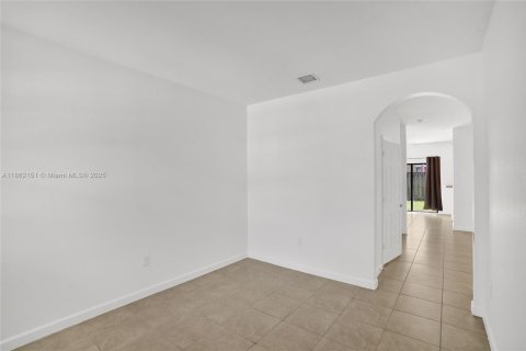 Townhouse in Miami, Florida 3 bedrooms, 150.22 sq.m. № 1890629 - photo 6