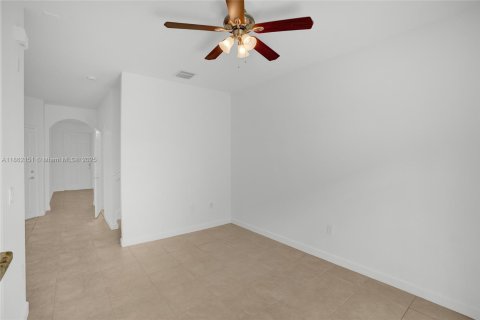 Townhouse in Miami, Florida 3 bedrooms, 150.22 sq.m. № 1890629 - photo 18