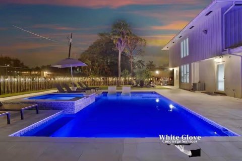 Купить виллу или дом в Дирфилд-Бич, Флорида 5 спален, 287.53м2, № 2009689 - фото 2