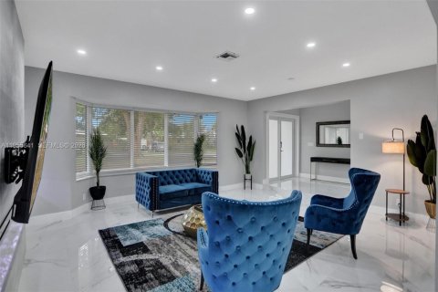 Купить виллу или дом в Дирфилд-Бич, Флорида 5 спален, 287.53м2, № 2009689 - фото 4