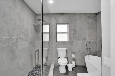 Купить виллу или дом в Дирфилд-Бич, Флорида 5 спален, 287.53м2, № 2009689 - фото 14