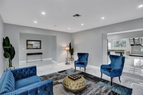 Купить виллу или дом в Дирфилд-Бич, Флорида 5 спален, 287.53м2, № 2009689 - фото 7