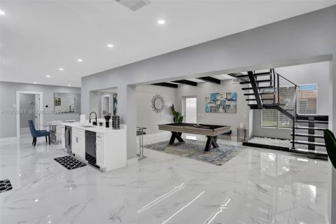 Купить виллу или дом в Дирфилд-Бич, Флорида 5 спален, 287.53м2, № 2009689 - фото 16