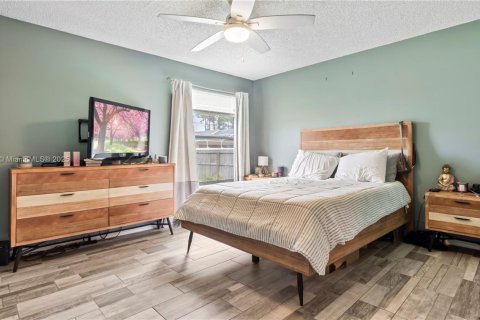 House in Port St. Lucie, Florida 3 bedrooms, 110.18 sq.m. № 1814656 - photo 9