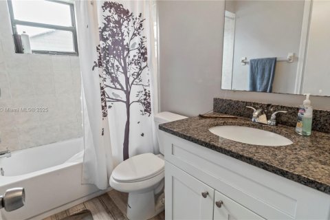 House in Port St. Lucie, Florida 3 bedrooms, 110.18 sq.m. № 1814656 - photo 14