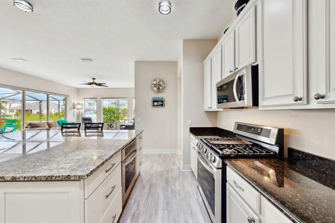 House in Apollo Beach, Florida 4 bedrooms, 283.35 sq.m. № 1358341 - photo 20