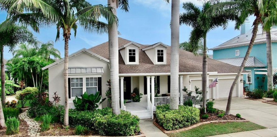 House in Apollo Beach, Florida 4 bedrooms, 283.35 sq.m. № 1358341