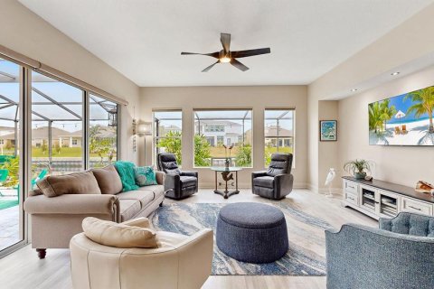 House in Apollo Beach, Florida 4 bedrooms, 283.35 sq.m. № 1358341 - photo 8