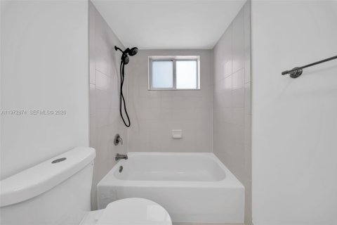 Copropriété à louer à Miami Beach, Floride: 2 chambres, 76.46 m2 № 2033082 - photo 22