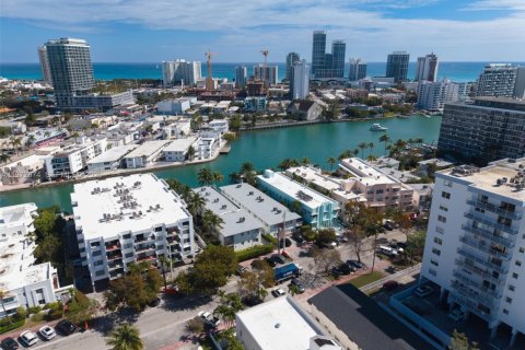 Copropriété à louer à Miami Beach, Floride: 2 chambres, 76.46 m2 № 2033082 - photo 4