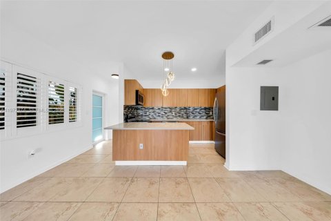 Copropriété à louer à Miami Beach, Floride: 2 chambres, 76.46 m2 № 2033082 - photo 13