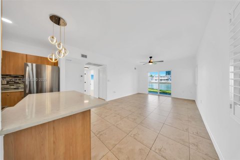 Copropriété à louer à Miami Beach, Floride: 2 chambres, 76.46 m2 № 2033082 - photo 11