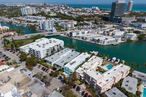 Copropriété à louer à Miami Beach, Floride: 2 chambres, 76.46 m2 № 2033082 - photo 6