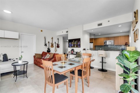 Condo in Miami, Florida, 2 bedrooms  № 2054705 - photo 4