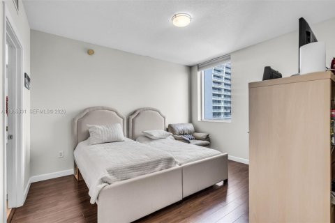 Condo in Miami, Florida, 2 bedrooms  № 2054705 - photo 9