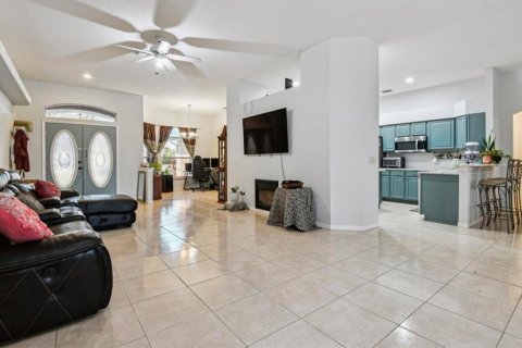 House in Davenport, Florida 3 bedrooms, 196.77 sq.m. № 1542230 - photo 5