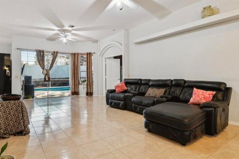 House in Davenport, Florida 3 bedrooms, 196.77 sq.m. № 1542230 - photo 6