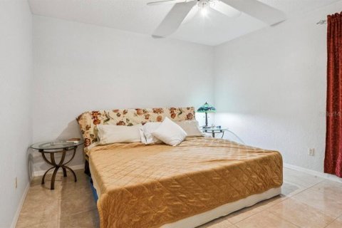 House in Davenport, Florida 3 bedrooms, 196.77 sq.m. № 1542230 - photo 16