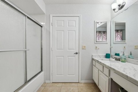 House in Davenport, Florida 3 bedrooms, 196.77 sq.m. № 1542230 - photo 15