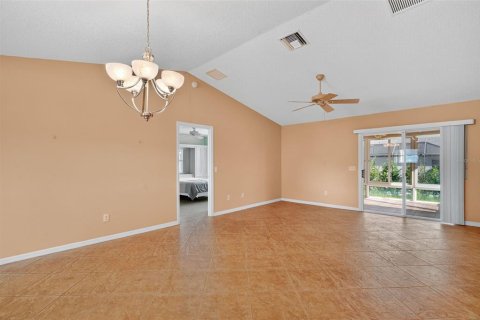 Villa ou maison à vendre à The Villages, Floride: 3 chambres, 115.2 m2 № 1884177 - photo 5