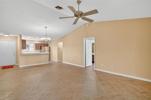 Villa ou maison à vendre à The Villages, Floride: 3 chambres, 115.2 m2 № 1884177 - photo 8