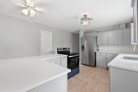 Casa en venta en Brandon, Florida, 3 dormitorios, 156.08 m2 № 2204208 - foto 17