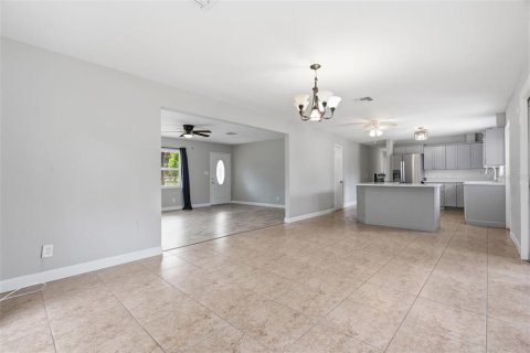 Casa en venta en Brandon, Florida, 3 dormitorios, 156.08 m2 № 2204208 - foto 13