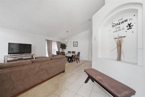 House in Kissimmee, Florida 4 bedrooms, 180.23 sq.m. № 2107734 - photo 4