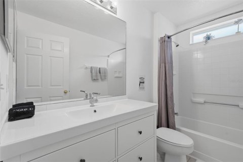 House in Kissimmee, Florida 4 bedrooms, 180.23 sq.m. № 2107734 - photo 16