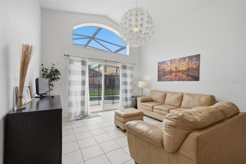 House in Kissimmee, Florida 4 bedrooms, 180.23 sq.m. № 2107734 - photo 9