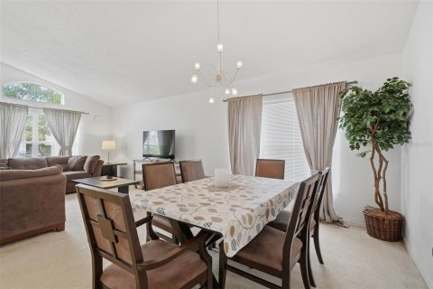 House in Kissimmee, Florida 4 bedrooms, 180.23 sq.m. № 2107734 - photo 7