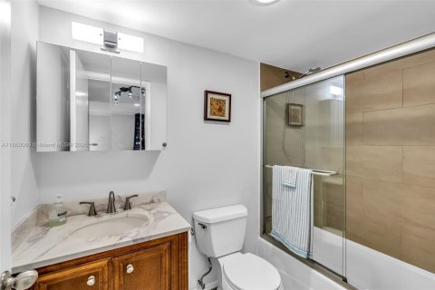 Copropriété à louer à Oakland Park, Floride: 2 chambres, 92.9 m2 № 1977308 - photo 12